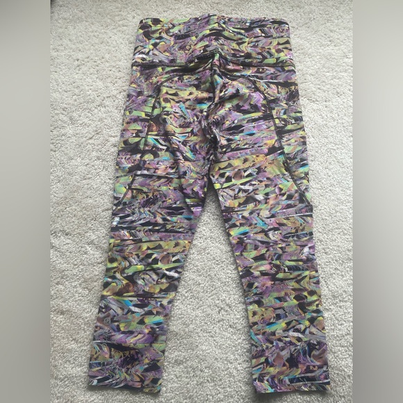 NWOT Lululemon Fast and Free HR Crop II 19” Size 6 - Picture 7 of 15